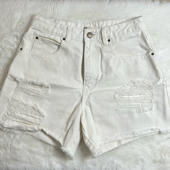 Shorts - Picture 2 of 4